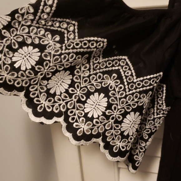 Cold shoulder top - Picture 3 of 6